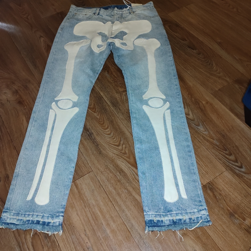 Jeans - Picture 2 of 5